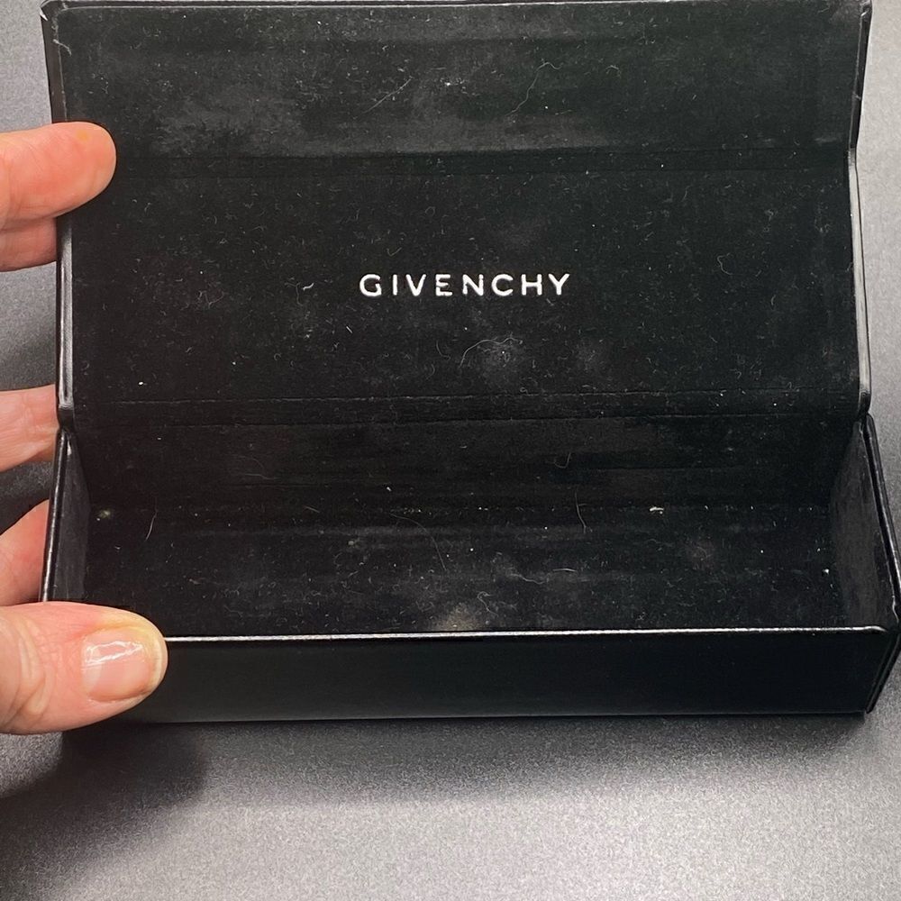 Givenchy fold over close rectangular eyeglass cas… - image 8